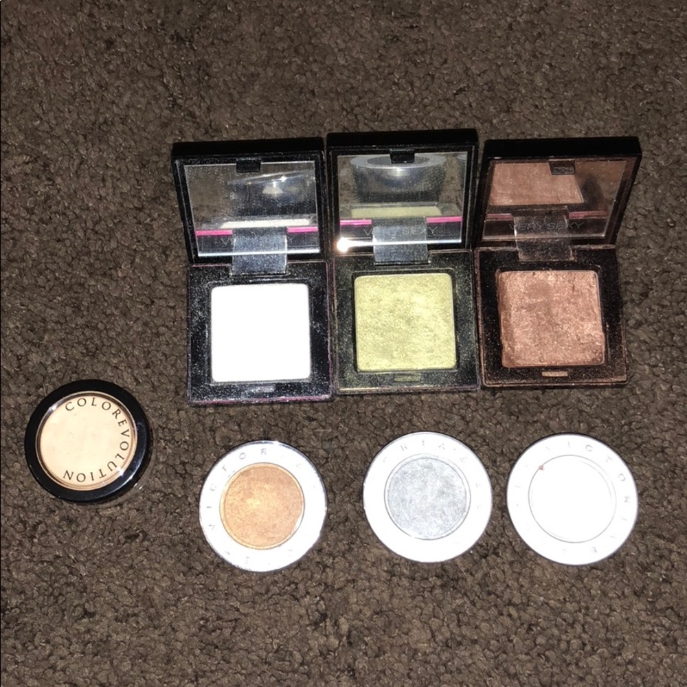 Eye shadow